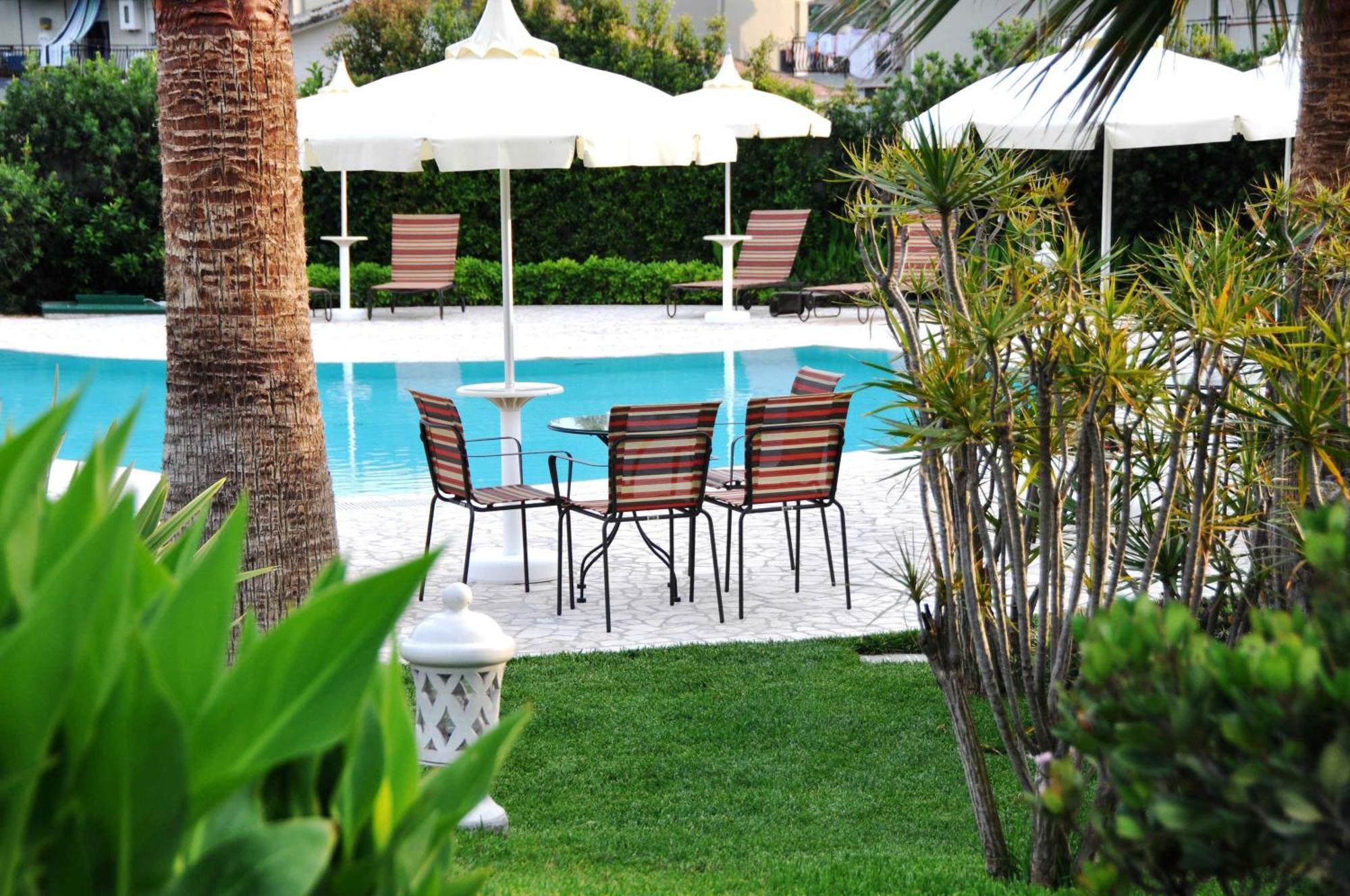 Alcantara Resort Di Charme Adults Only Gaggi Exteriör bild